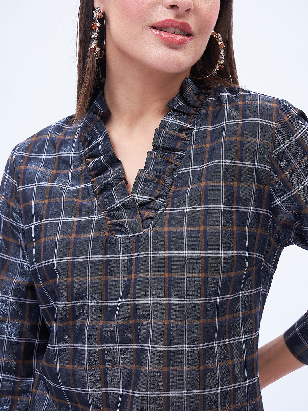 RUFFLE NECK 3/4 SLEEVE TOP