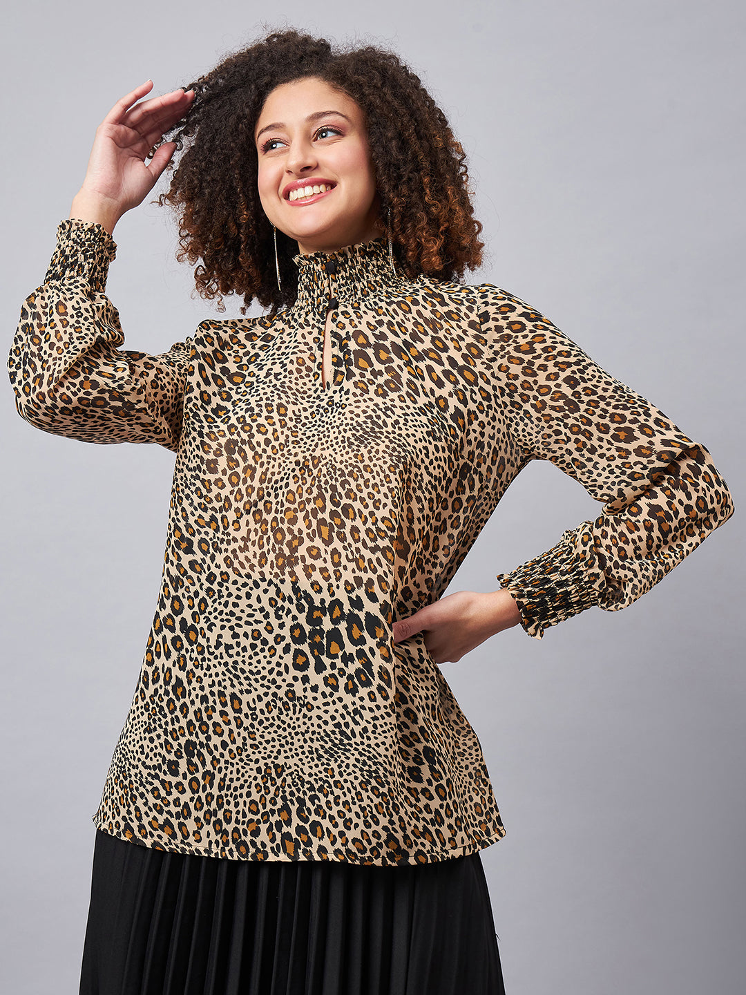 SMOCKED ANIMAL PRINTED TOP