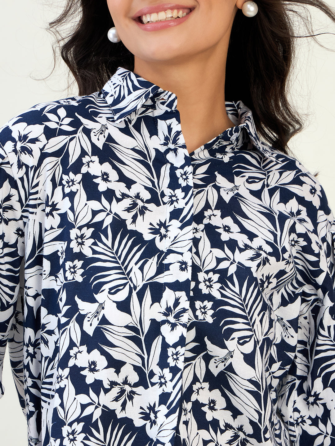 PLEATED SLEEVE DETAIL CORD SET