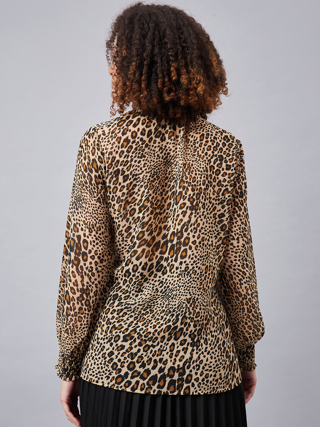 SMOCKED ANIMAL PRINTED TOP