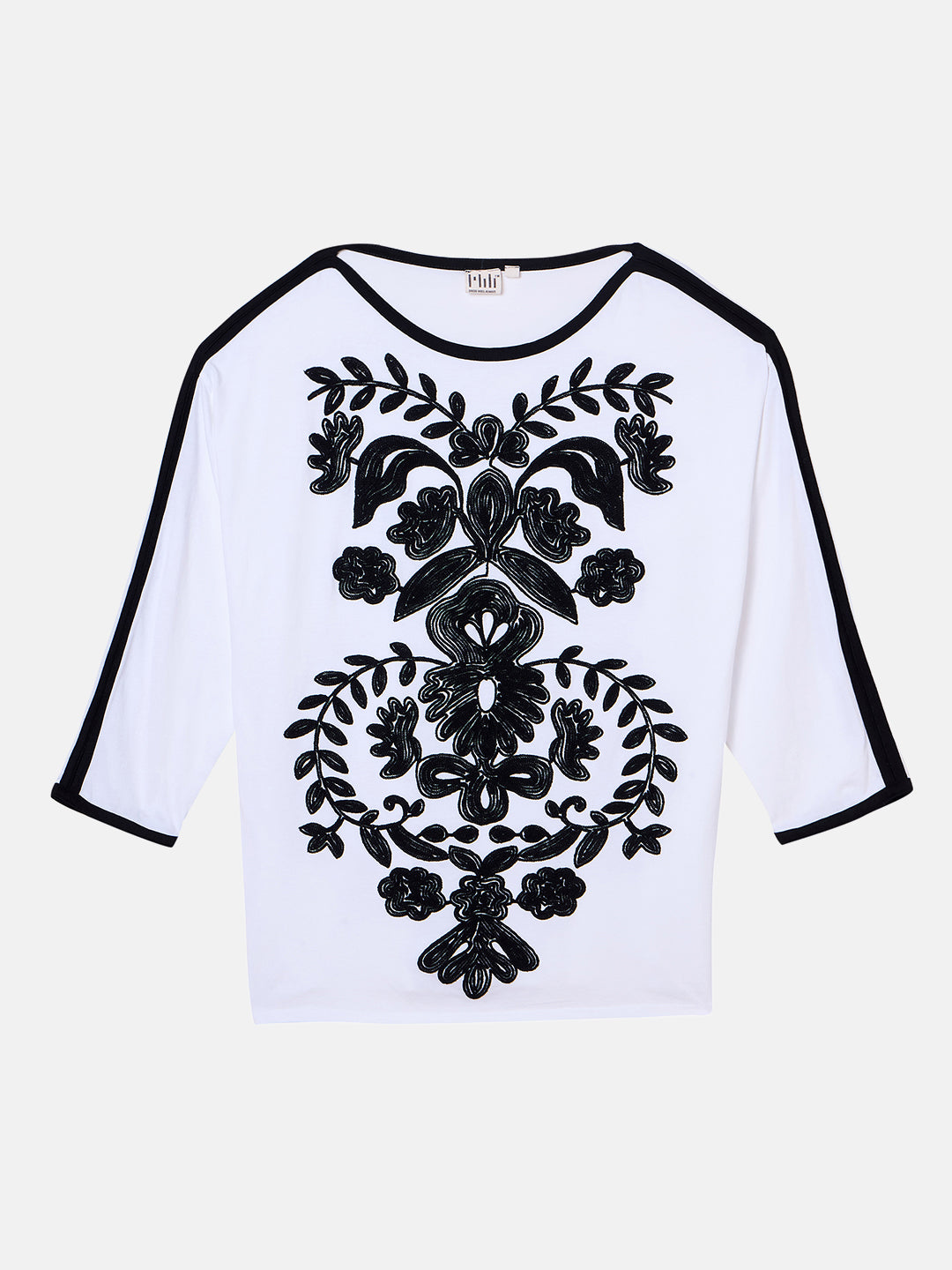 CONTRAST EMBROIDERY TEE