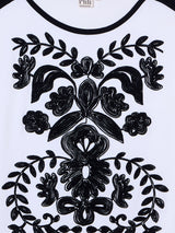 CONTRAST EMBROIDERY TEE