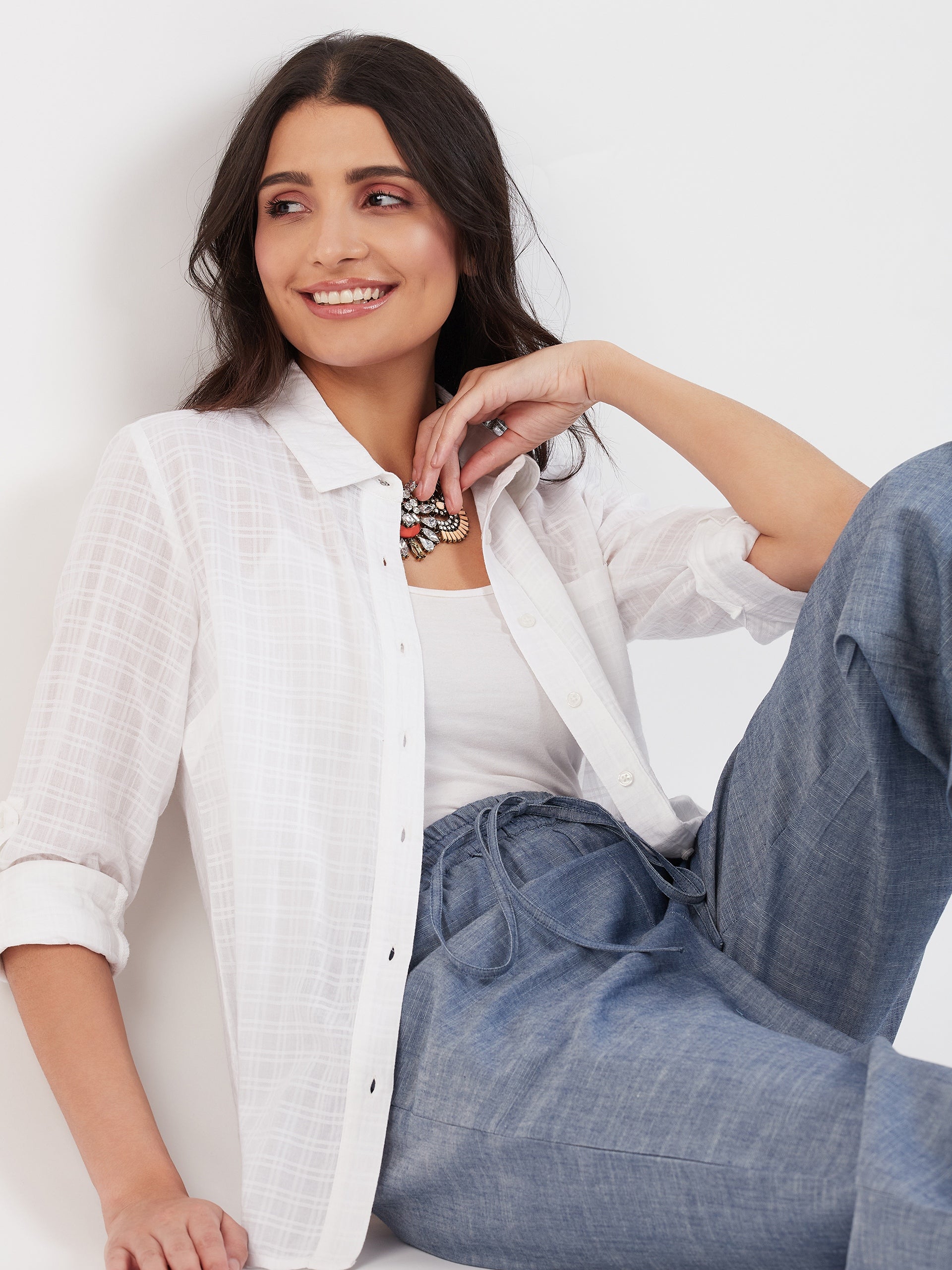 WHITE ROLL UP SLEEVE SHIRT